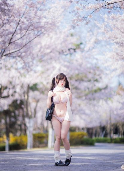 欧美又粗又大又爽青青草_1080P影视在线观看